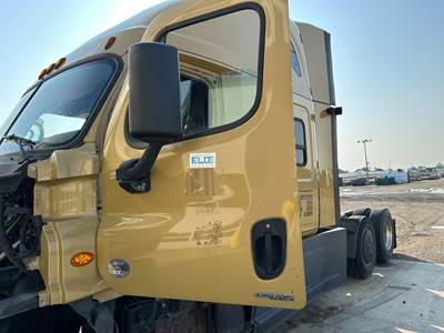 Freightliner Cascadia Front Door Assembly