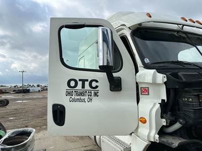 Freightliner Cascadia Front Door Assembly