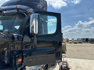 Freightliner Cascadia Front Door Assembly