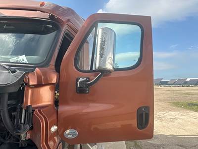 Freightliner Cascadia Front Door Assembly