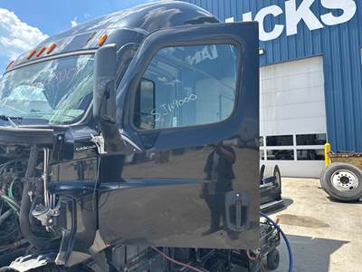 Freightliner Cascadia Front Door Assembly