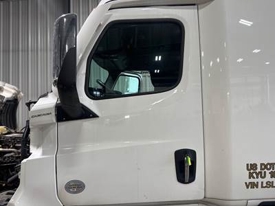 Freightliner Cascadia Front Door Assembly