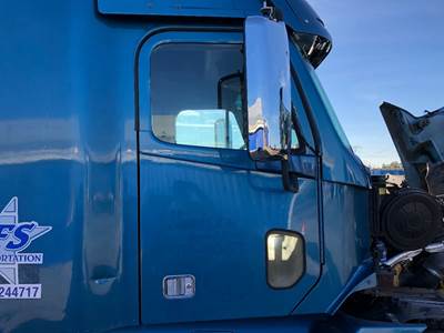 Freightliner Century Class 120 Front Door Assembly for a Freightliner C2