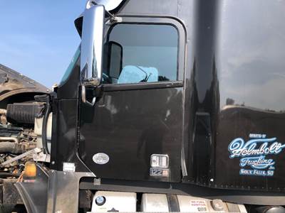 Freightliner Coronado 122 SD Front Door Assembly for a Freightliner 122SD