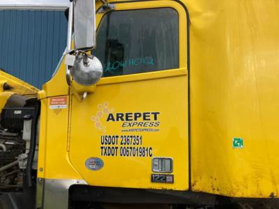 Freightliner Coronado 122 SD Front Door Assembly for a Freightliner 122SD