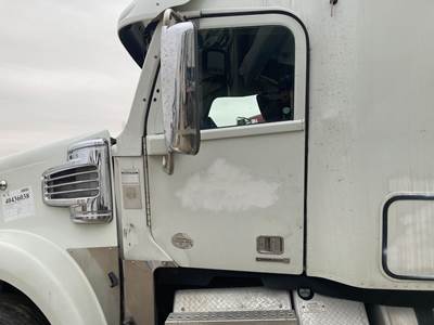 Freightliner Coronado 122 SD Front Door Assembly for a Freightliner 122SD