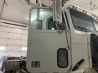 Freightliner FLD112SD Front Door Assembly