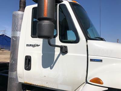 International DuraStar 4400 Front Door Assembly for a International Durastar (4400)