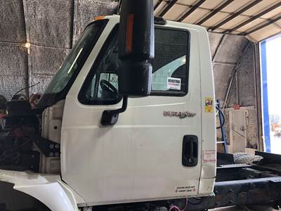 International DuraStar 4400 Front Door Assembly for a International Durastar (4400)