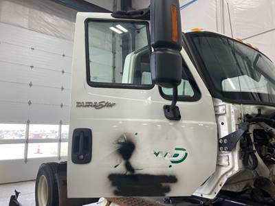 International DuraStar 4400 Front Door Assembly for a International Durastar (4400)