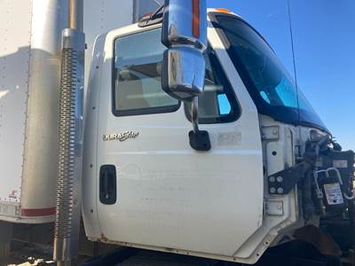 International DuraStar 4400 Front Door Assembly for a International Durastar (4400)