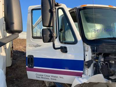 International DuraStar 4400 Front Door Assembly for a International Durastar (4400)