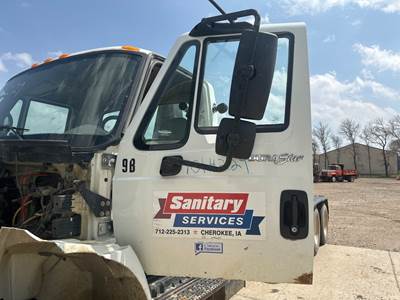 International DuraStar 4400 Front Door Assembly for a International Durastar (4400)