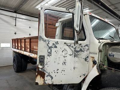 International S1800 Front Door Assembly