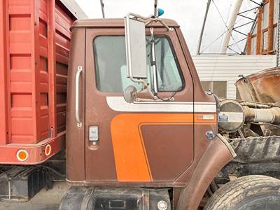 International S1800 Front Door Assembly