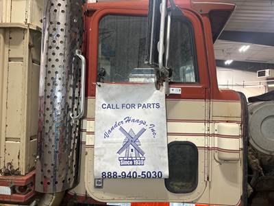 International TranStar 4200 Front Door Assembly for a International 4200 Transtar