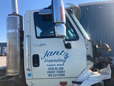 International TranStar 8600 Front Door Assembly for a International Transtar (8600)