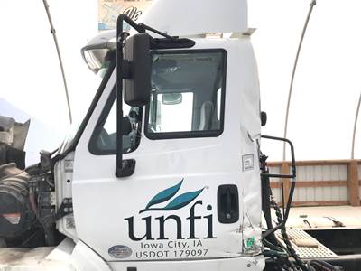 International TranStar 8600 Front Door Assembly for a International Transtar (8600)