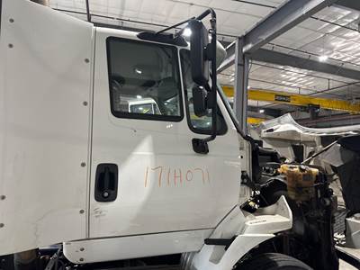 International TranStar 8600 Front Door Assembly for a International Transtar (8600)