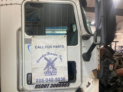 Kenworth T370 Front Door Assembly