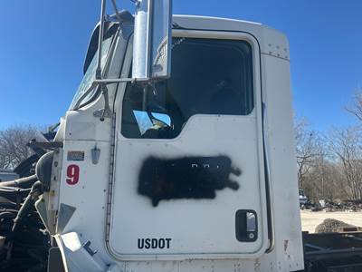Kenworth T370 Front Door Assembly