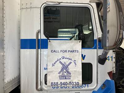 Kenworth T370 Front Door Assembly