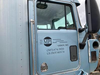 Kenworth T600 Front Door Assembly