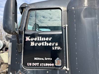 Kenworth T600 Front Door Assembly