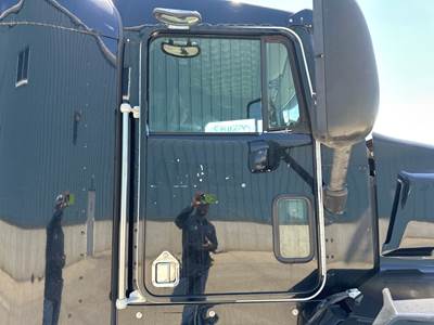 Kenworth T600 Front Door Assembly