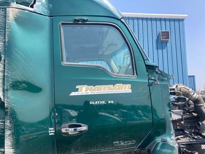 Kenworth T680 Front Door Assembly