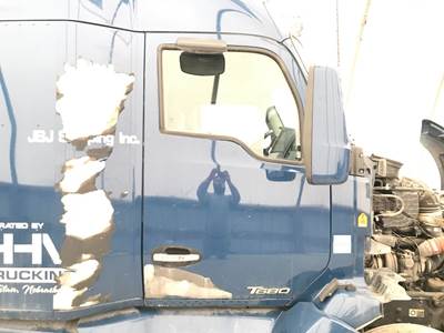 Kenworth T680 Front Door Assembly
