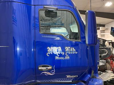 Kenworth T680 Front Door Assembly
