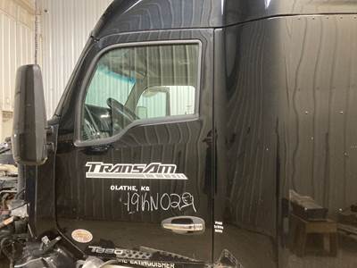 Kenworth T680 Front Door Assembly