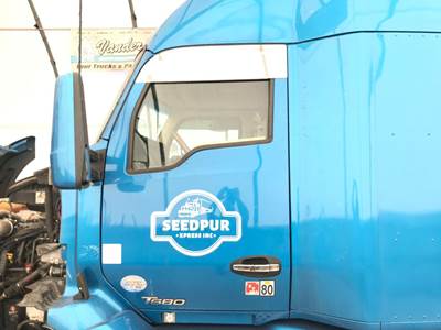 Kenworth T680 Front Door Assembly