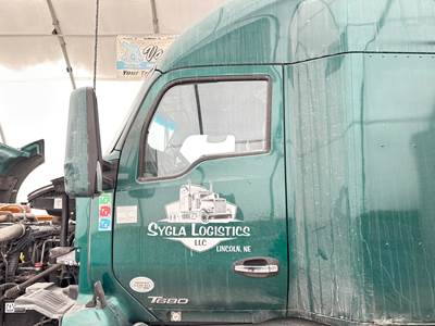 Kenworth T680 Front Door Assembly