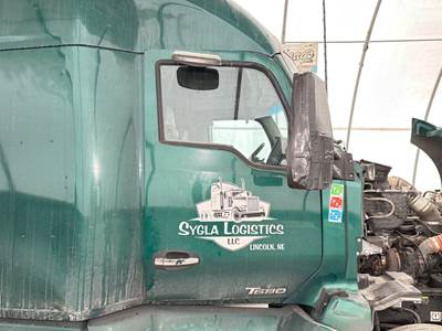 Kenworth T680 Front Door Assembly