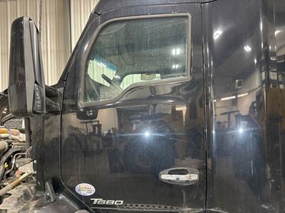 Kenworth T680 Front Door Assembly