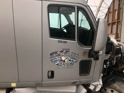 Kenworth T700 Front Door Assembly