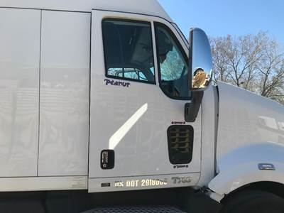 Kenworth T700 Front Door Assembly