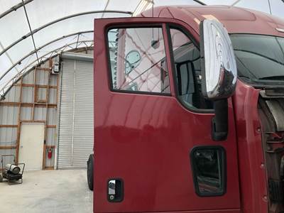 Kenworth T700 Front Door Assembly
