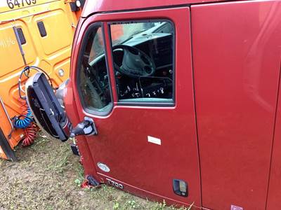 Kenworth T700 Front Door Assembly