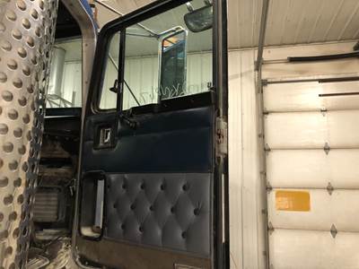 Kenworth T800 Front Door Assembly