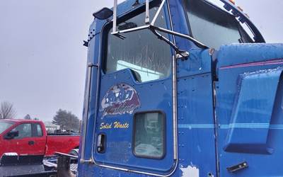 Kenworth T800 Front Door Assembly