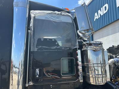 Kenworth T800 Front Door Assembly