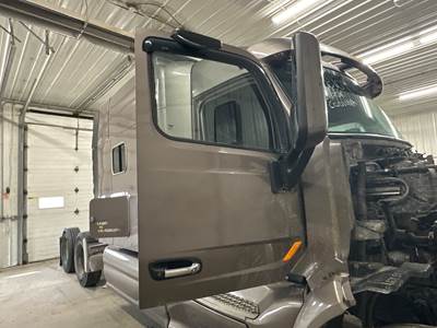 Peterbilt 579 Front Door Assembly