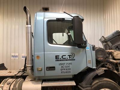 Volvo VNL Front Door Assembly