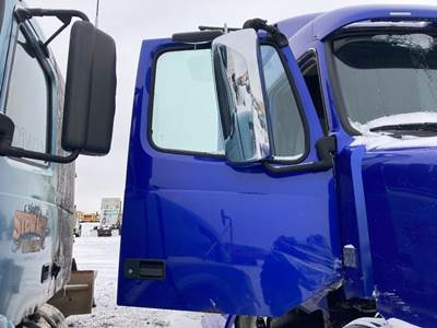 Volvo VNL Front Door Assembly