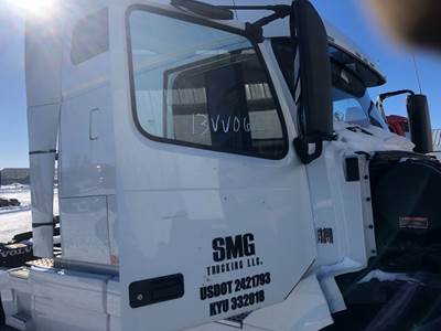 Volvo VNL Front Door Assembly