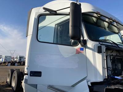 Volvo VNL Front Door Assembly