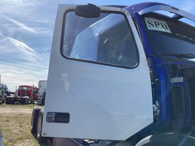 Volvo VNL Front Door Assembly
